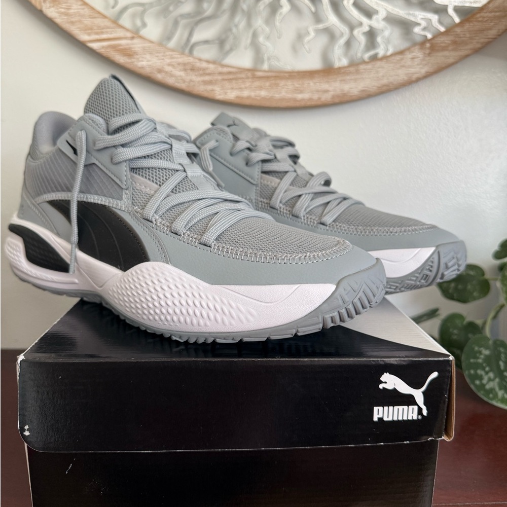 Puma Gray Athletic Shoes with Modern Silhouette and Traction